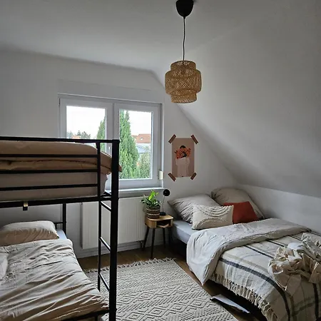 דירה Cozy House And Free Parking ברלין