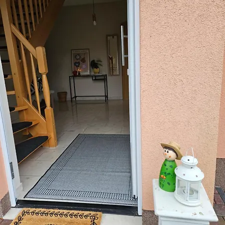 Cozy House And Free Parking דירה