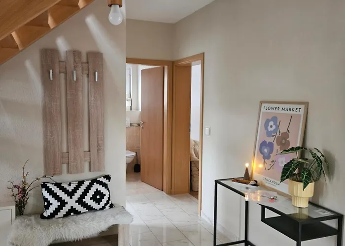 Cozy House And Free Parking 公寓 *