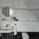 Cozy House And Free Parking Appartamento *