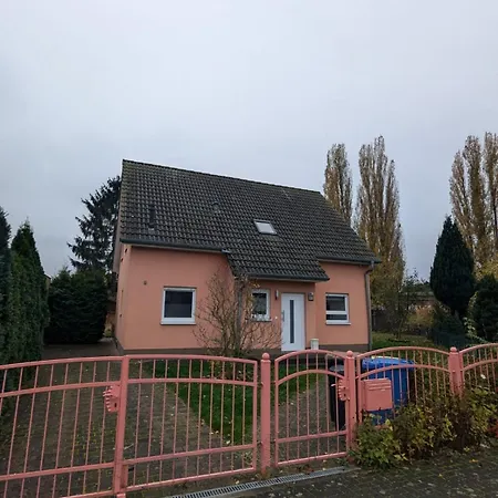 Cozy House And Free Parking Apartment *