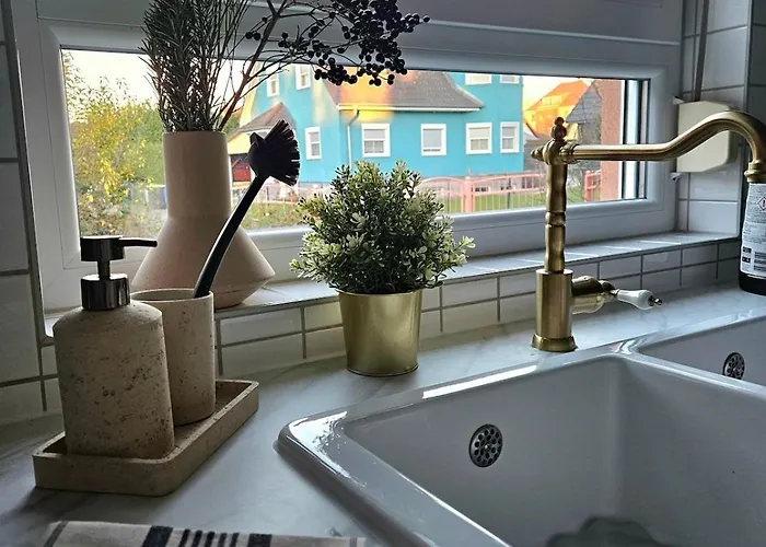 Cozy House And Free Parking *