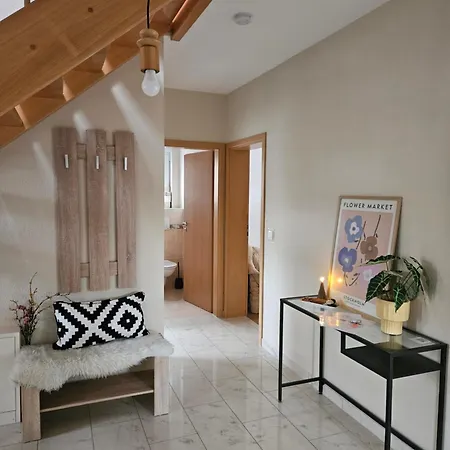 Cozy House And Free Parking شقة *