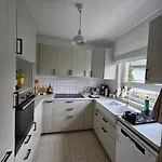 Cozy House And Free Parking *